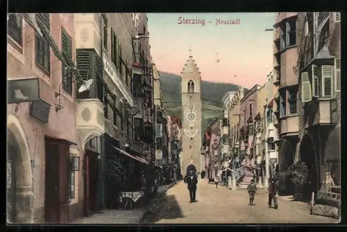 AK Sterzing, Neustadt, Strassenpartie mit Passanten