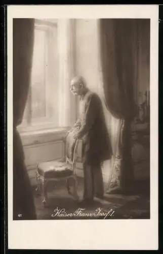 AK Kaiser Franz Josef I. von Österreich in Uniform blickt aus dem Fenster