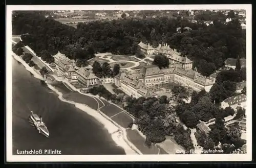 AK Dresden-Pillnitz, Blick auf das Lustschloss vom Flugzeug aus, Passagierdampfer