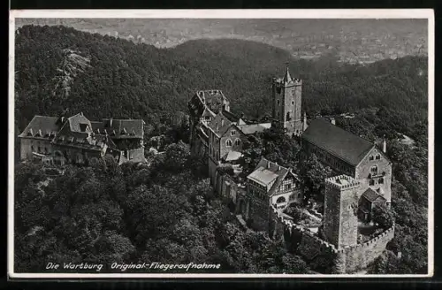 AK Wartburg, Luftaufnahme der Burg mit anliegenden Wäldern