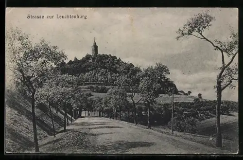 AK Kahla i. Thür., Strasse zur Leuchtenburg