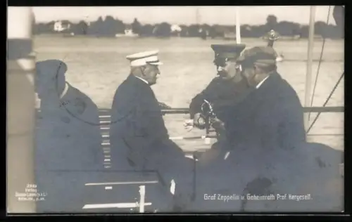 AK Graf Zeppelin u. Geheimrat Prof. Hergesell. auf dem Wasser
