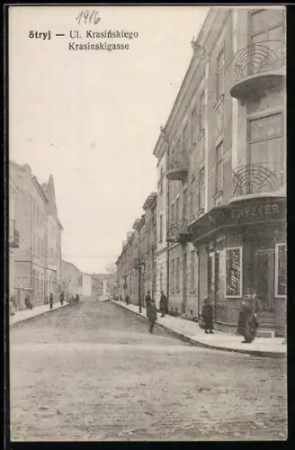 AK Stryj, Krasinskigasse mit Passanten