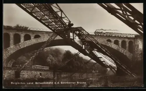 AK Wuppertal-Elberfeld, Schwebebahn an der Sonnborner Brücke, Eisenbahn