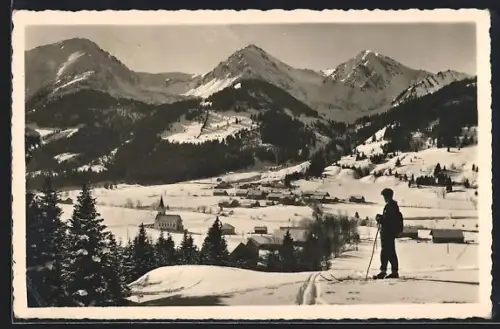 AK Schattwald i. Tirol, Wintersportplatz mit Kirche und Gebirgspanorama