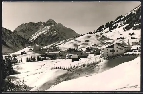 AK Hirschegg /Kleinwalsertal, Widderstein, verschneiter Ort