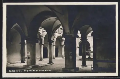 AK Spittal a. Dr., Burghof im Schloss Portia