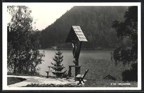 AK Erlaufsee, Ufer mit Flurkreuz, Bank und See
