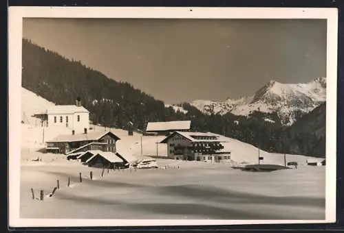 AK Baad /Kleinwalsertal, Sporthotel Baad mit Umgebung, Winteransicht