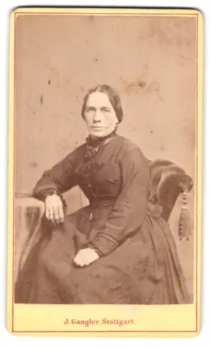 Fotografie J. Gaugler, Stuttgart, Calwerstr. 58, Porträt einer älteren Frau