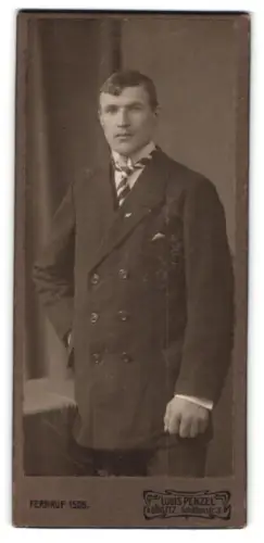 Fotografie Louis Penzel, Görlitz, Schützenstr. 3, Porträt eines eleganten Mannes
