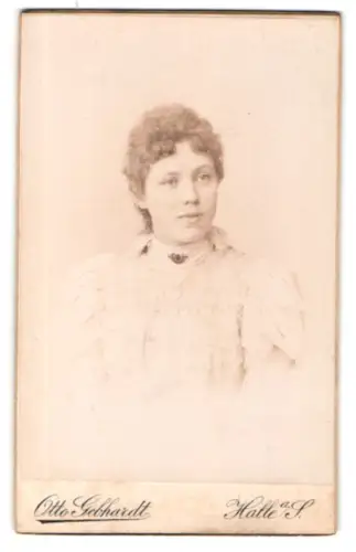 Fotografie Otto Gebhardt, Halle a. S., Grosse Ulrich Strasse 10, Porträt einer jungen Frau