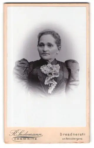 Fotografie R. Seidemann, Chemnitz, Dresdnerstr., Porträt einer Dame