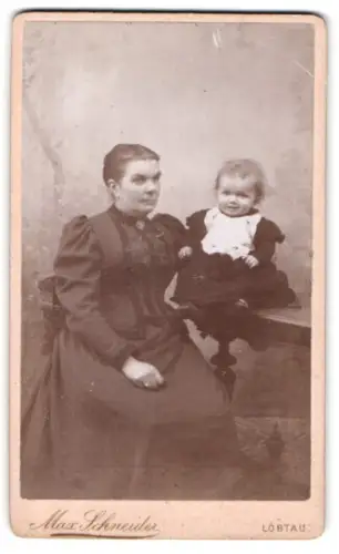 Fotografie Max Schneider, Löbtau, Wilsdrufferstrasse 47, Porträt einer Frau mit Kind