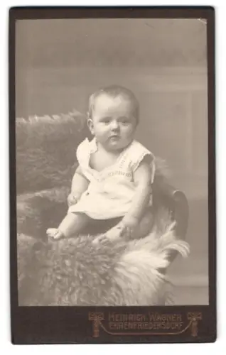 Fotografie Heinrich Wagner, Ehrenfriedersdorf, Chemnitzerstrasse, Porträt eines Kleinkinds