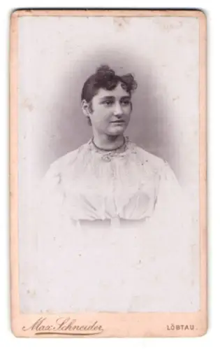 Fotografie Max Schneider, Löbtau, Wilsdrufferstrasse 47, Porträt einer jungen Frau