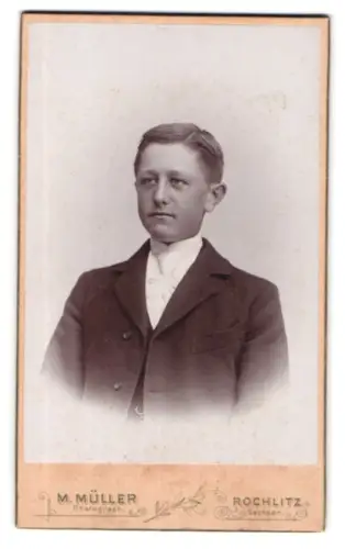 Fotografie M. Müller, Rochlitz, Porträt eines jungen Mannes