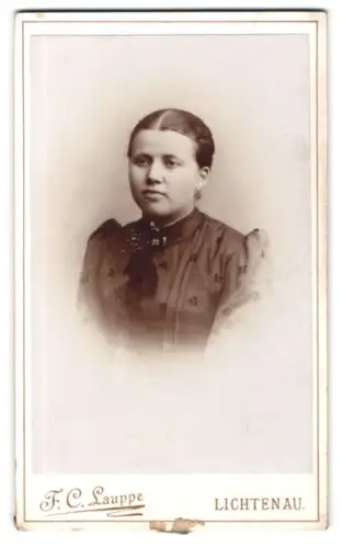 Fotografie F. C. Lauppe, Lichtenau, Porträt einer jungen Frau
