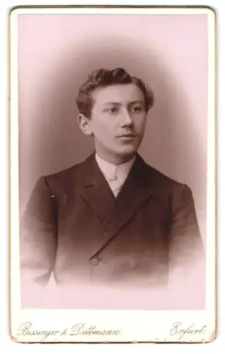 Fotografie Bissinger & Dittmann, Erfurt, Anger 25, Porträt eines jungen Mannes