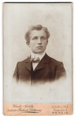 Fotografie Robert Lüttgens, Görlitz, Postplatz 4, Porträt eines jungen Mannes