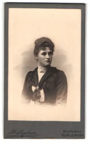 Fotografie P. Paulsen, Norden, Neueweg 230, Porträt einer Dame