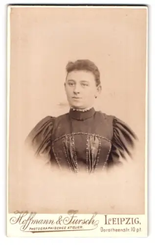 Fotografie Hoffmann & Jursch, Leipzig, Dorotheenstr. 10, Porträt einer Frau