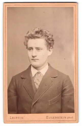 Fotografie Eulenstein, Leipzig, Zeitzer Strasse 34, Porträt eines jungen Mannes