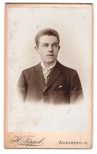 Fotografie Heinrich Föppl, Annaberg, Johannisgasse 5, Portrait eines jungen Mannes
