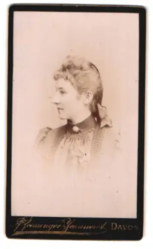 Fotografie Roessinger-Jeanneret, Davos, Porträt einer jungen Frau im Profil