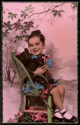AK Lächelndes Mädchen mit einem Teddy und Blumen