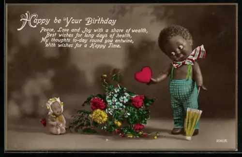 AK Dunkelhäutiger Puppenjunge mit Herz, Blumen u. Babypüppchen, Geburtstagsgruss