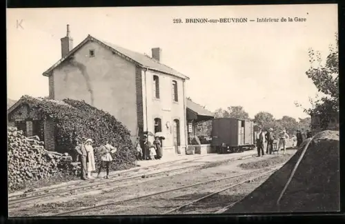 AK Brinon-sur-Beuvron, Intérieur de la Gare