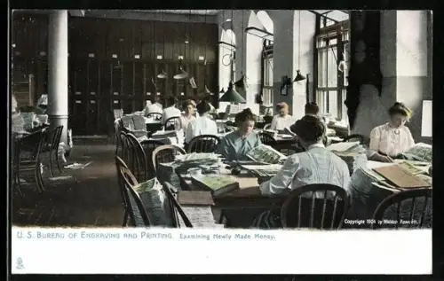 AK Washington D.C., U.S. Bureau of Engraving and Printing, Examining newly made money, Geld
