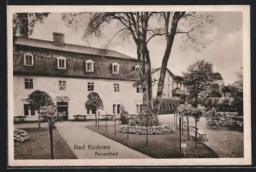 Mini-AK Bad Kudowa, Annenbad mit Park