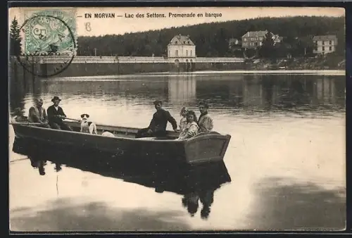 AK Montsauche-les-Settons, Promenade en barque sur le lac des Settons