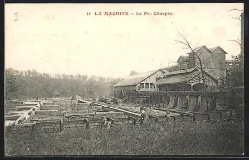 AK La Machine, Le Pré Charpin avec bâtiments industriels et paysage environnant