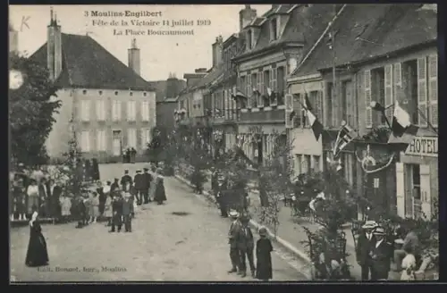 AK Moulins-Engilbert, Fête de la Victoire 14 juillet 1919, La Place Boucaumont