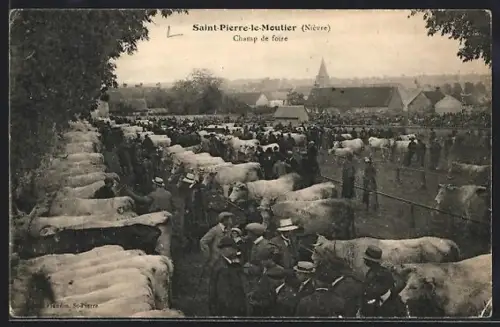 AK Saint-Pierre-le-Moutier /Nièvre, Champ de foire