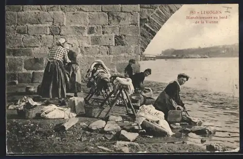 AK Limoges, Blanchisseuses au bord de la Vienne