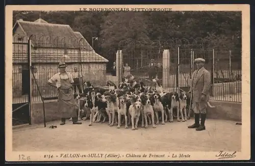 AK Vallon-en-Sully /Allier, Château de Peissel, La Meute