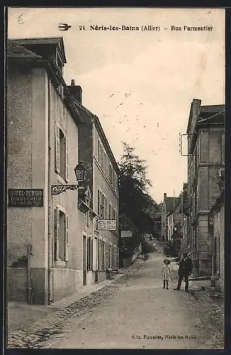 AK Néris-les-Bains /Allier, Rue Parmentier avec hôtels et passants