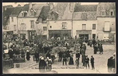 AK Sainte-Maure /I.-et-L., Place du Marché aux Porcs