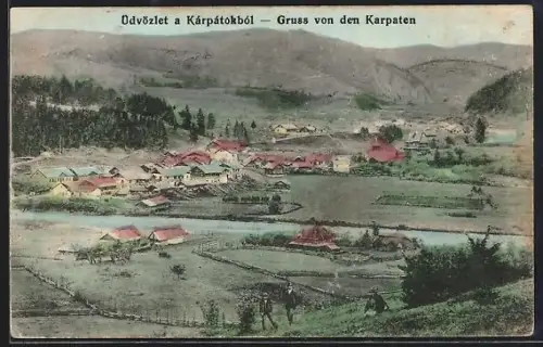 AK Munkacs /Karpaten, Gesamtansicht mit Wanderern aus der Vogelschau