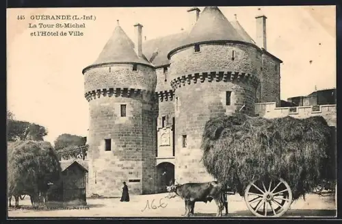 AK Guérande, La Tour St-Michel et l`Hotel de Ville