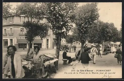 AK Pornichet /La Côte d`Amour, Un coin de la Place de la Mairie, jour de marché