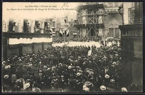 AK Nantes, Le départ de la Cathédrale du clergé de St-Clément et St-Donatien
