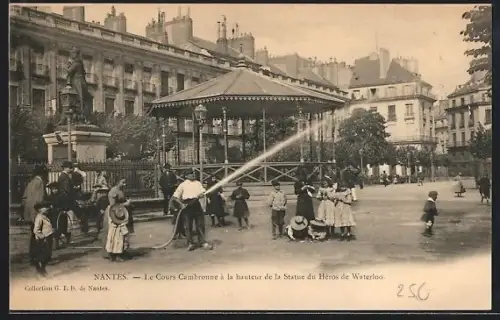 AK Nantes, Le Cours Cambronne à la hauteur de la Statue du Héros de Waterloo