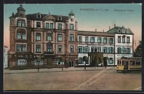 AK Kaiserslautern, Bahnhof-Hotel mit Strassenbahn