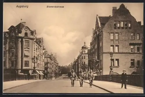 AK Augsburg, Bismarckstrasse mit Soldaten