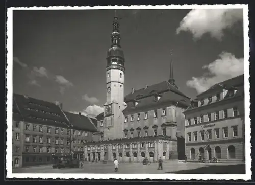 Foto-AK Bautzen, Rathaus mit Strassenpartie